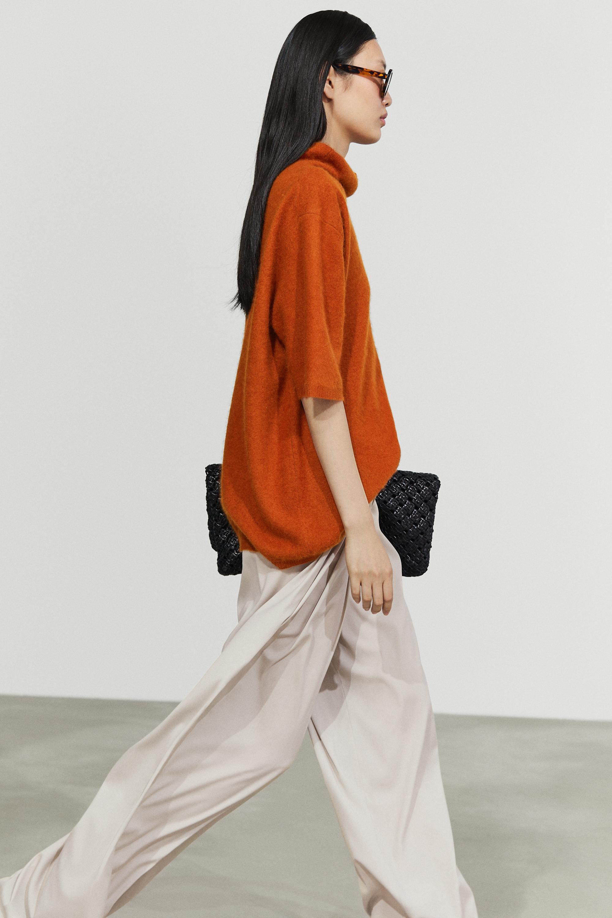 100% wool short-sleeve knit sweater